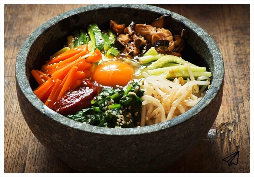 Appearance of bibimbap with various vegetables in a stone pot