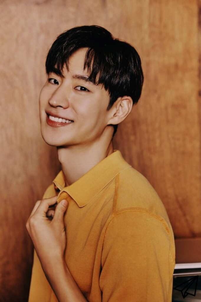 Actor Lee Je-hoon's smiling face